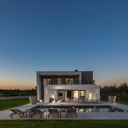Villa New! Luxury Montira - 50 M2 Heated Pool Jursici