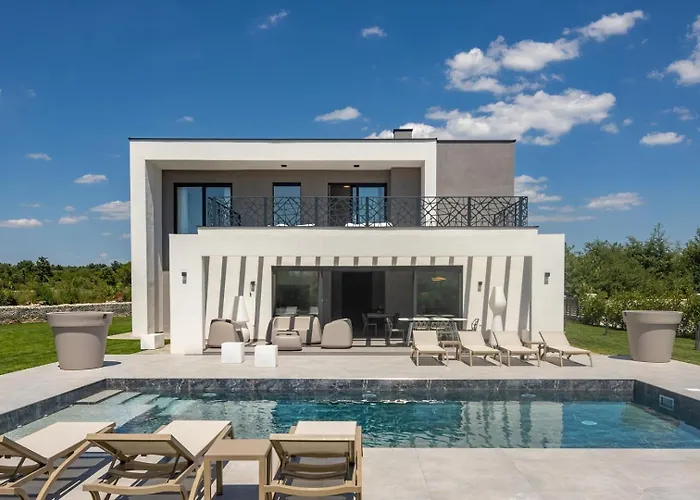 Villa New! Luxury Montira - 50 M2 Heated Pool