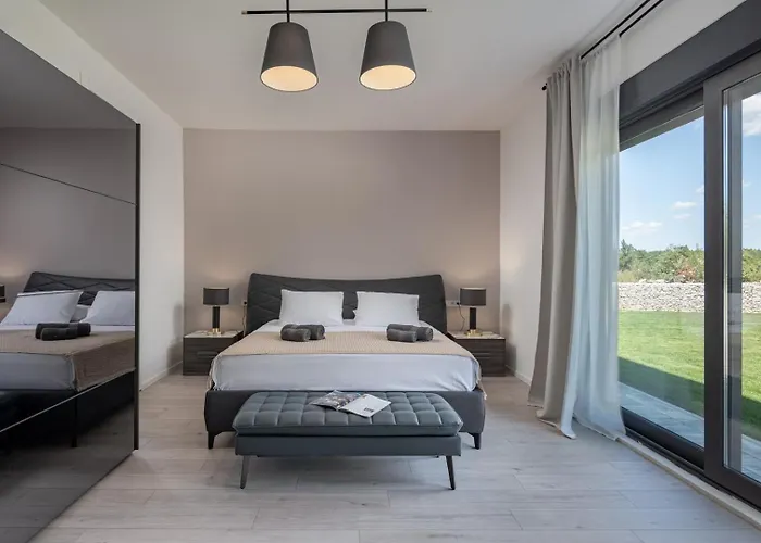 Villa New! Luxury Montira - 50 M2 Heated Pool Jursici