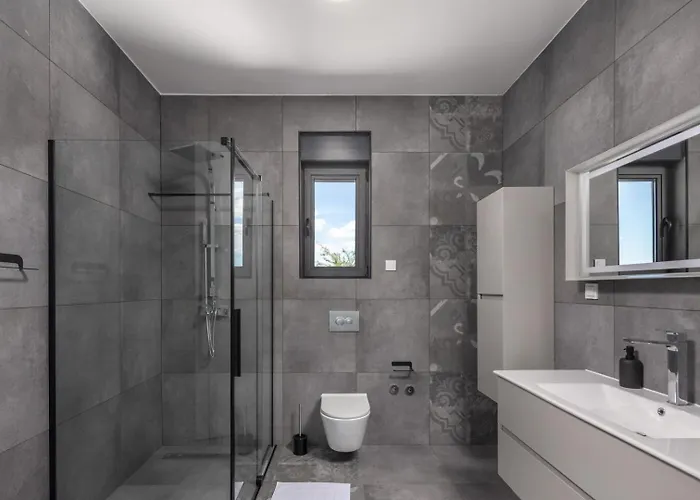New! Luxury Montira - 50 M2 Heated Pool