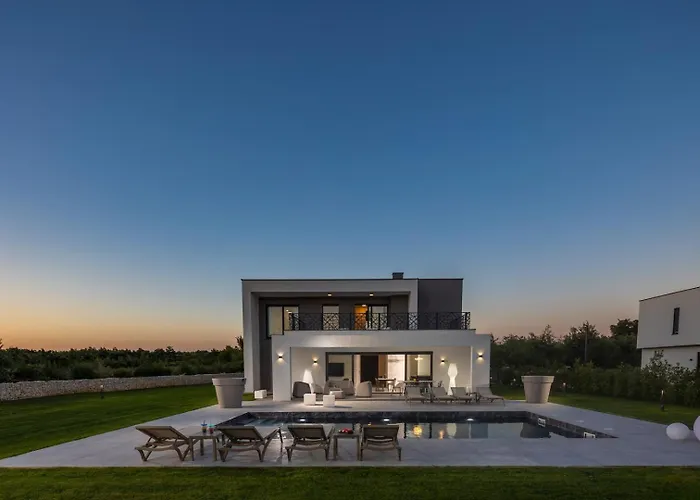 Villa New! Luxury Montira - 50 M2 Heated Pool Jursici