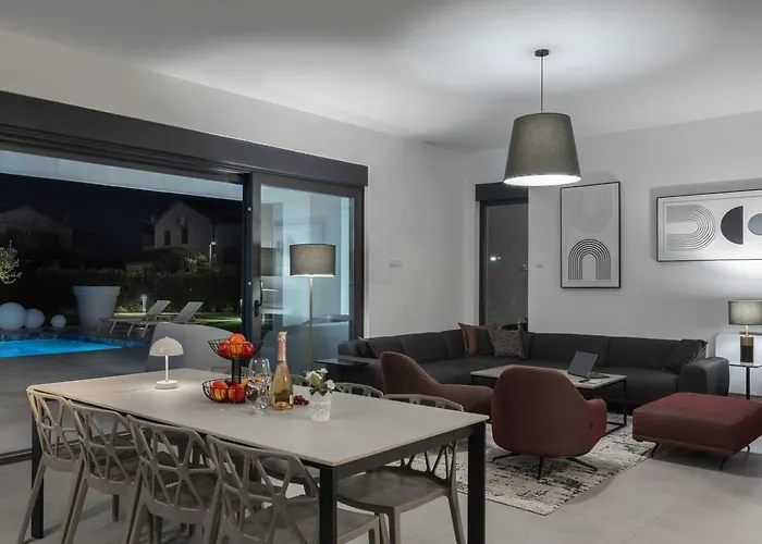 New! Luxury Montira - 50 M2 Heated Pool * Jursici